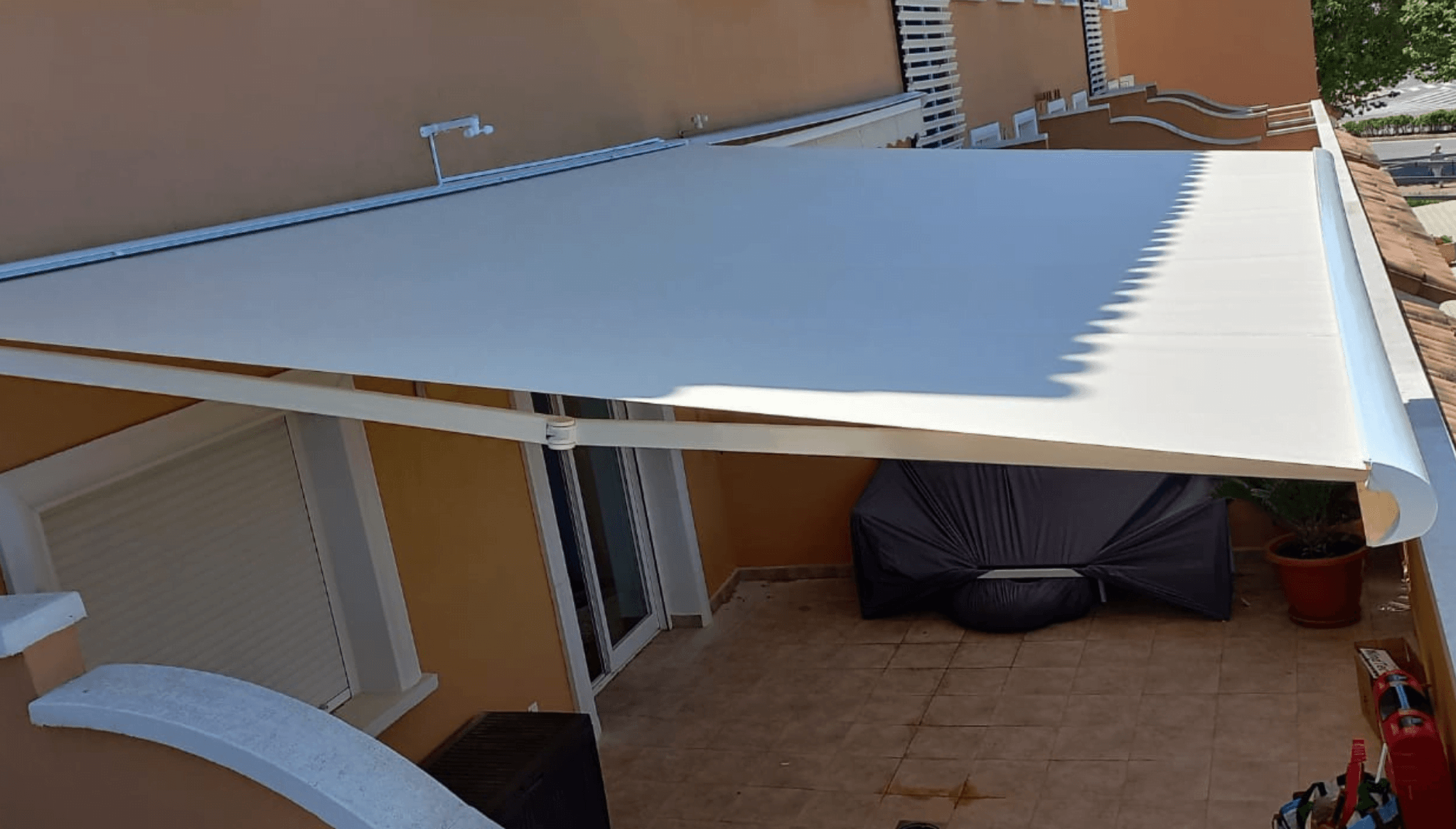Toldo para terraza para patio en Jávea